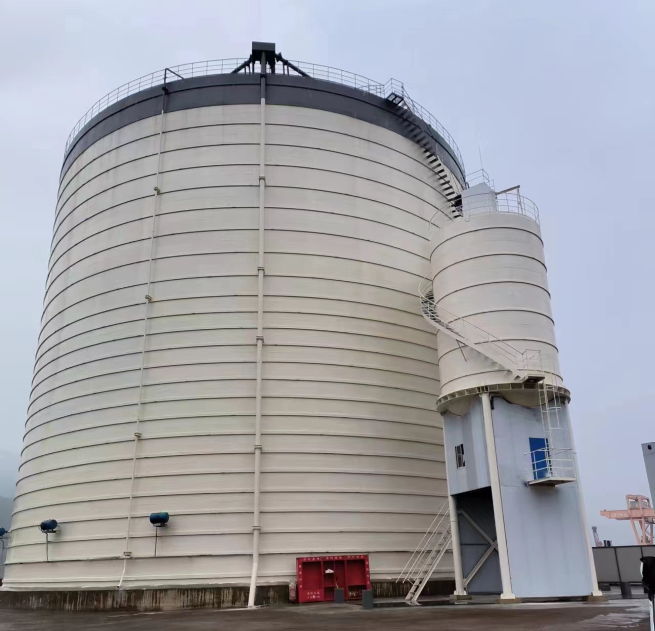 新城10万吨水泥钢板库